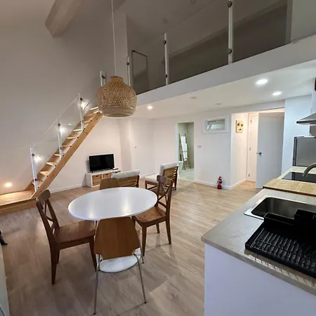 Uptown Apartment *