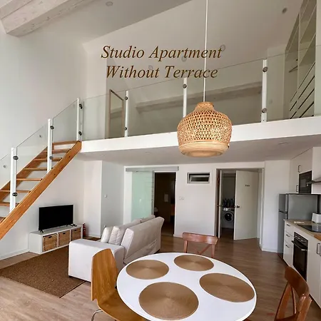 Uptown Apartment *